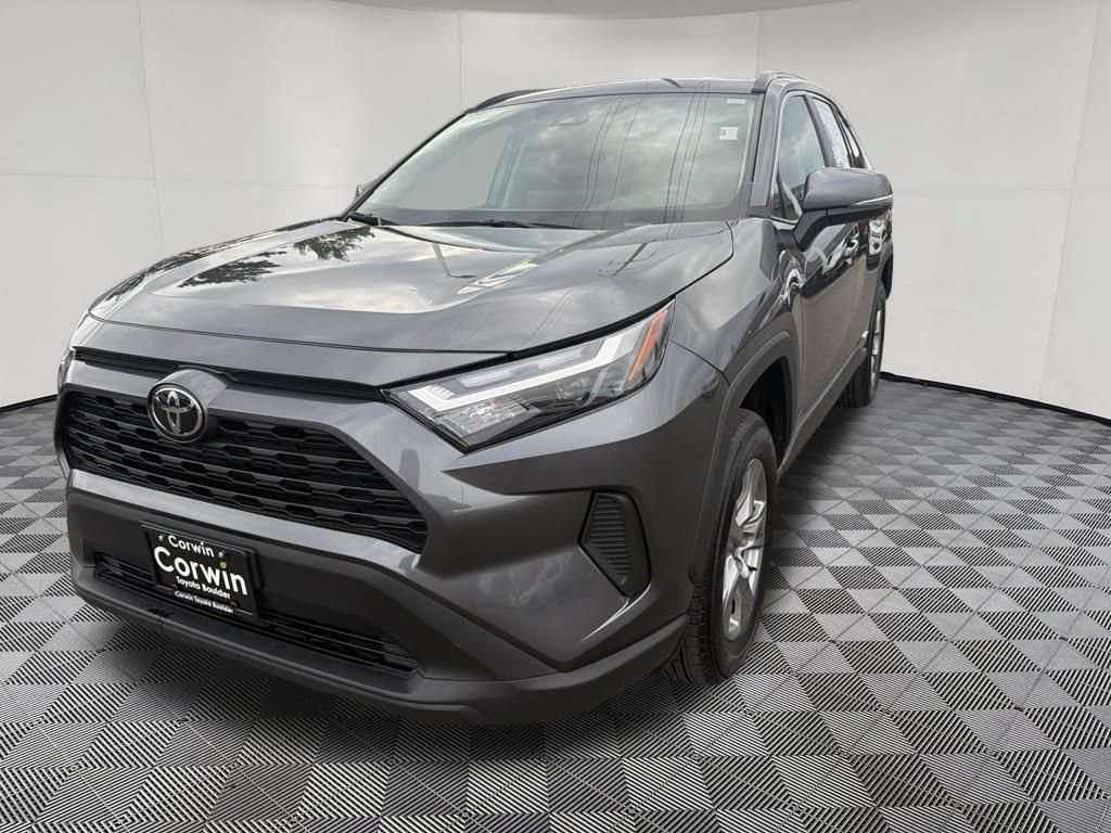 Used 2025 Toyota RAV4 XLE AWD/4WD image 3