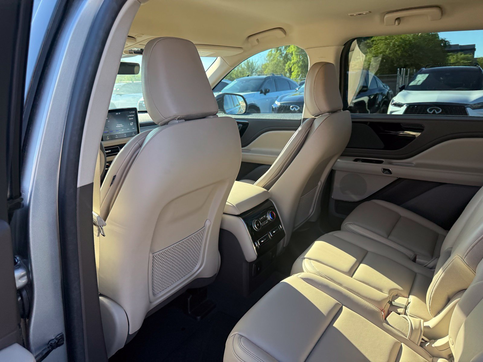Used 2024 Lincoln Aviator 2WD image 12