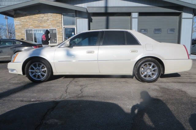 Used 2010 Cadillac DTS Luxury image 8