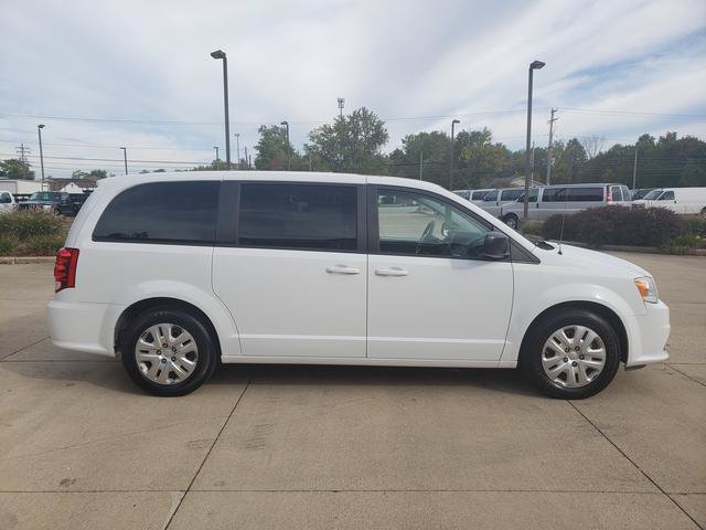 Used 2018 Dodge Grand Caravan SE w/ UConnect Hands-Free Group FWD image 4