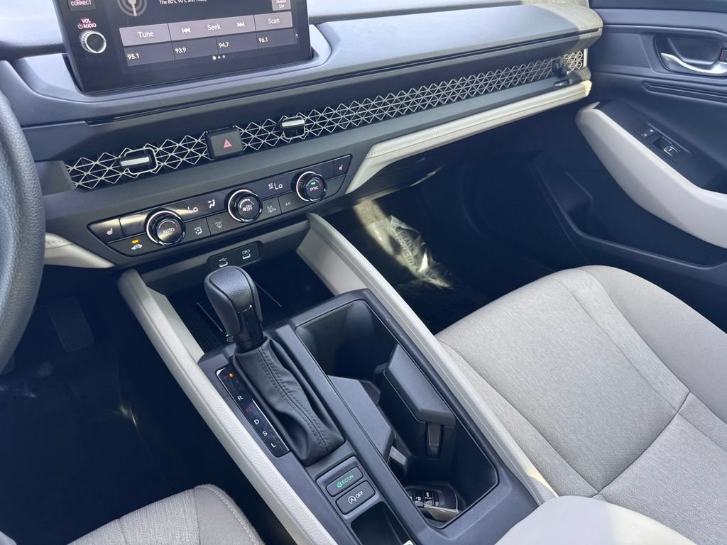 Used 2026 Honda Accord SE image 31