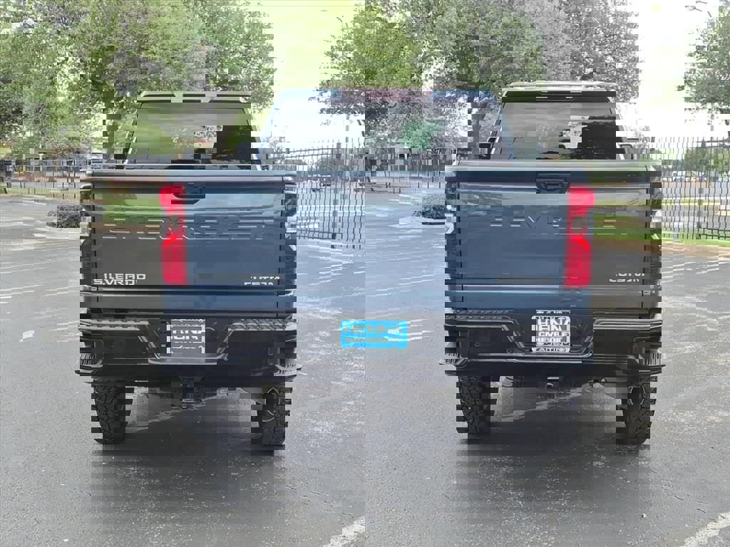 Used 2025 Chevrolet Silverado 2500 Custom w/ Custom Value Package image 6