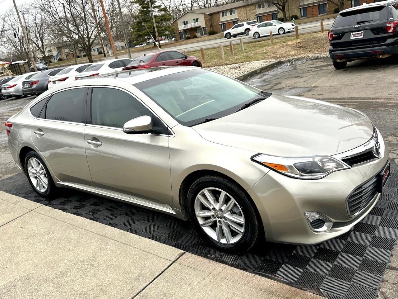Used 2014 Toyota Avalon XLE Premium image 2