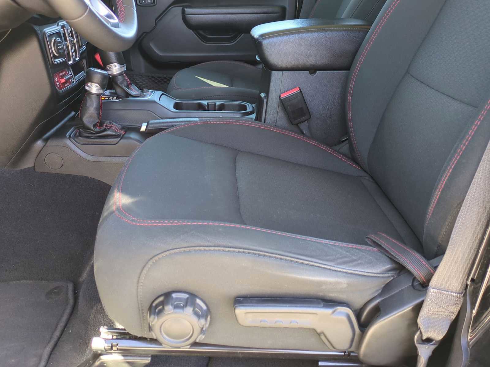 Used 2023 Jeep Wrangler Unlimited Rubicon image 19