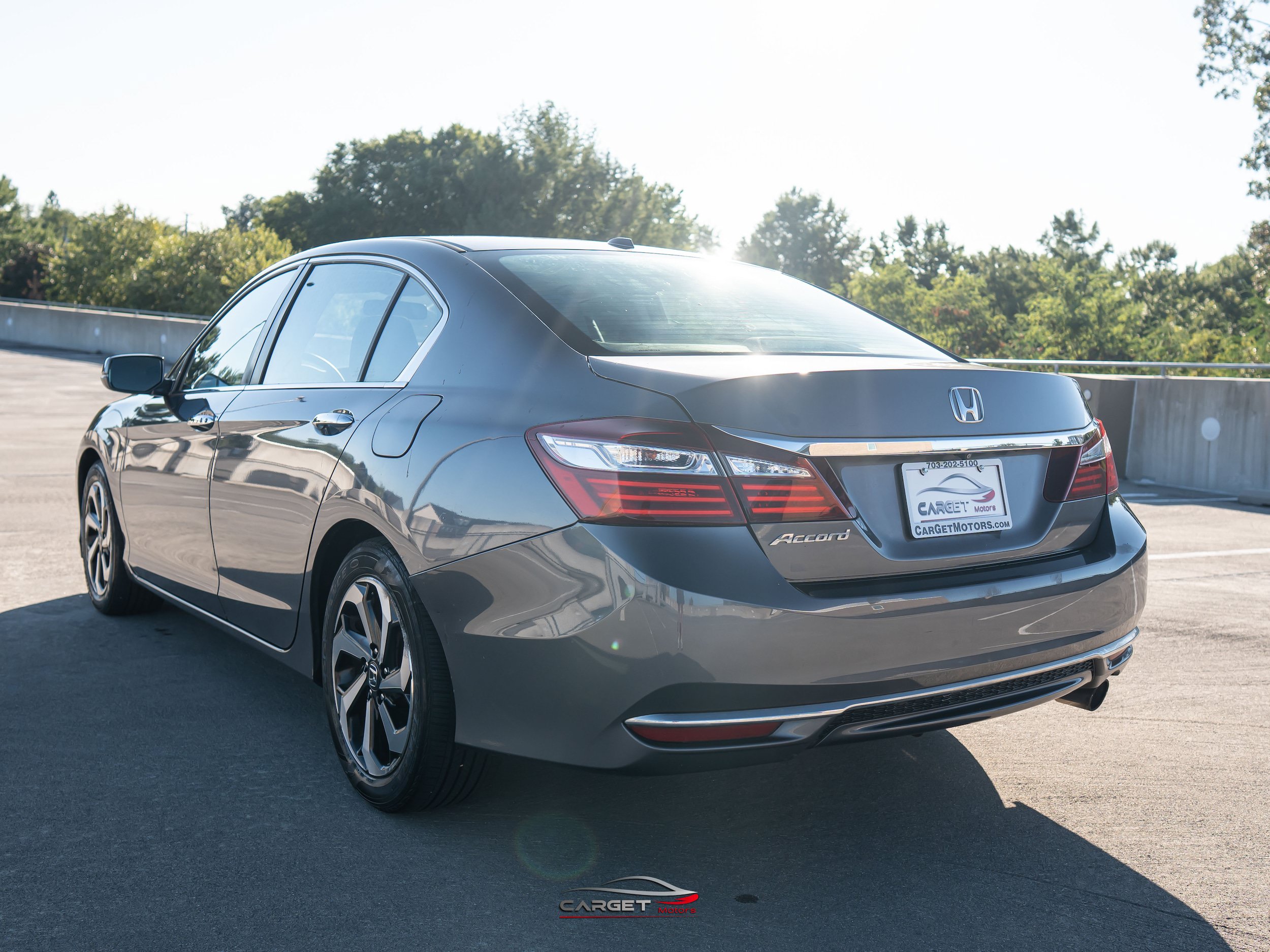 Used 2017 Honda Accord EX image 5
