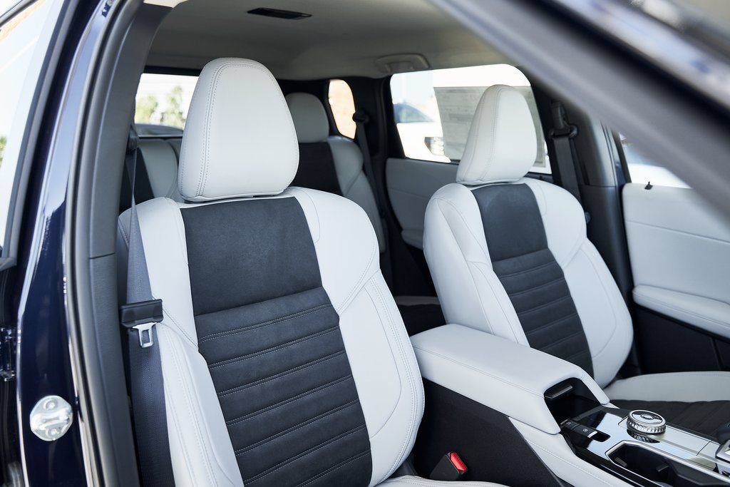 Used 2025 Mitsubishi Outlander SE FWD image 28