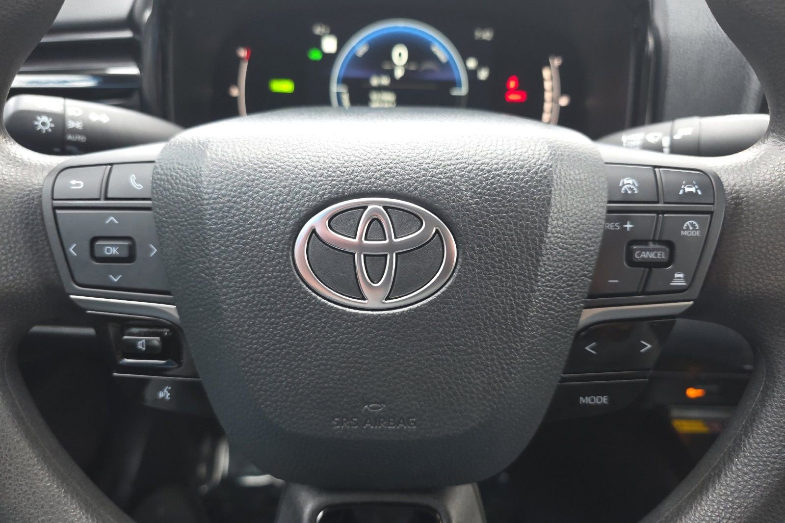 Used 2025 Toyota Camry LE FWD image 21