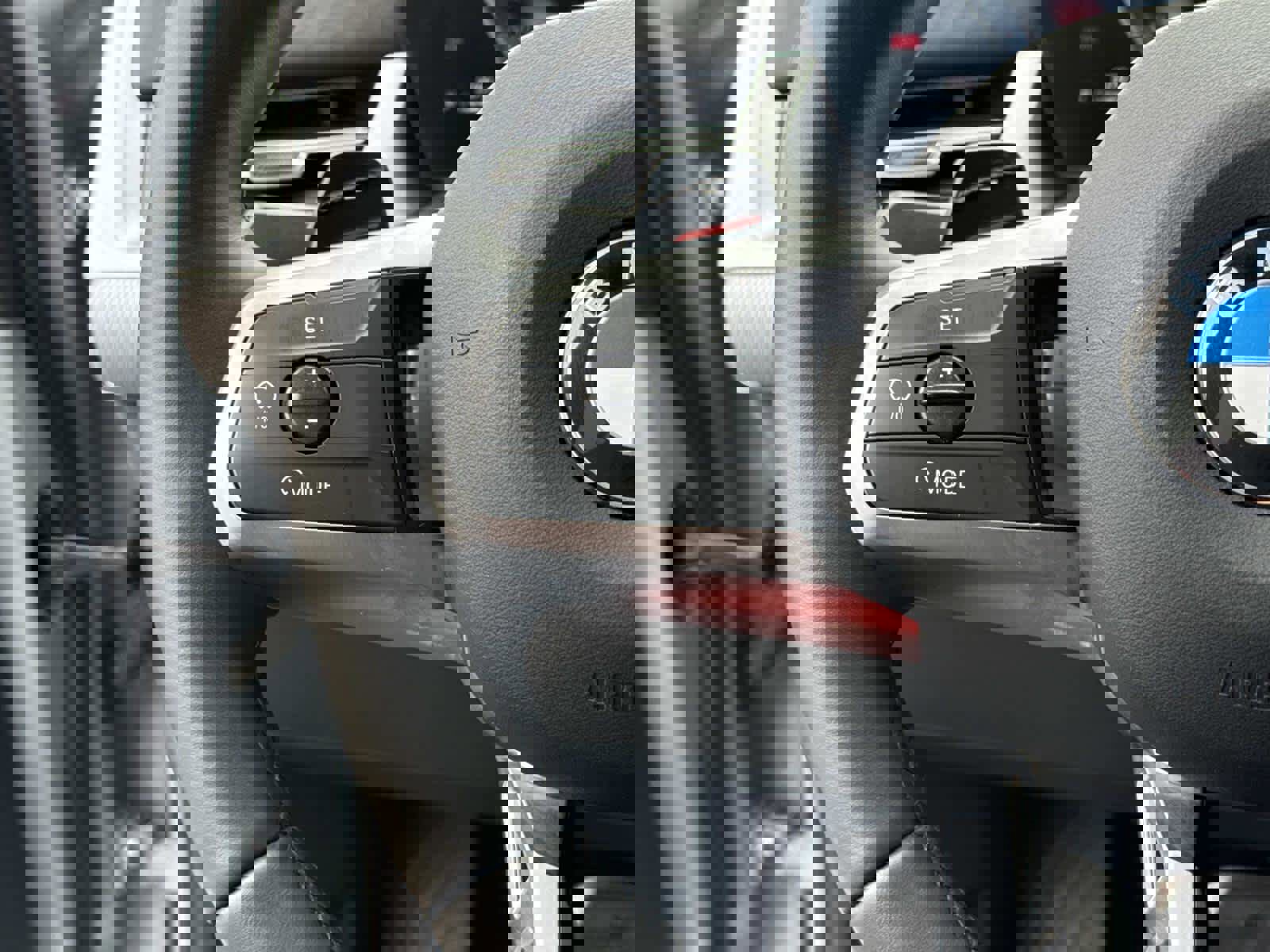 Used 2025 BMW X2 xDrive28i w/ Premium Package image 22