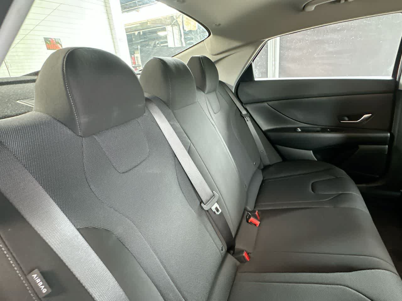 Used 2026 Hyundai Elantra SE FWD image 26
