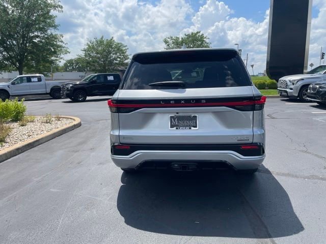New 2026 Lexus TX 500h AWD image 4