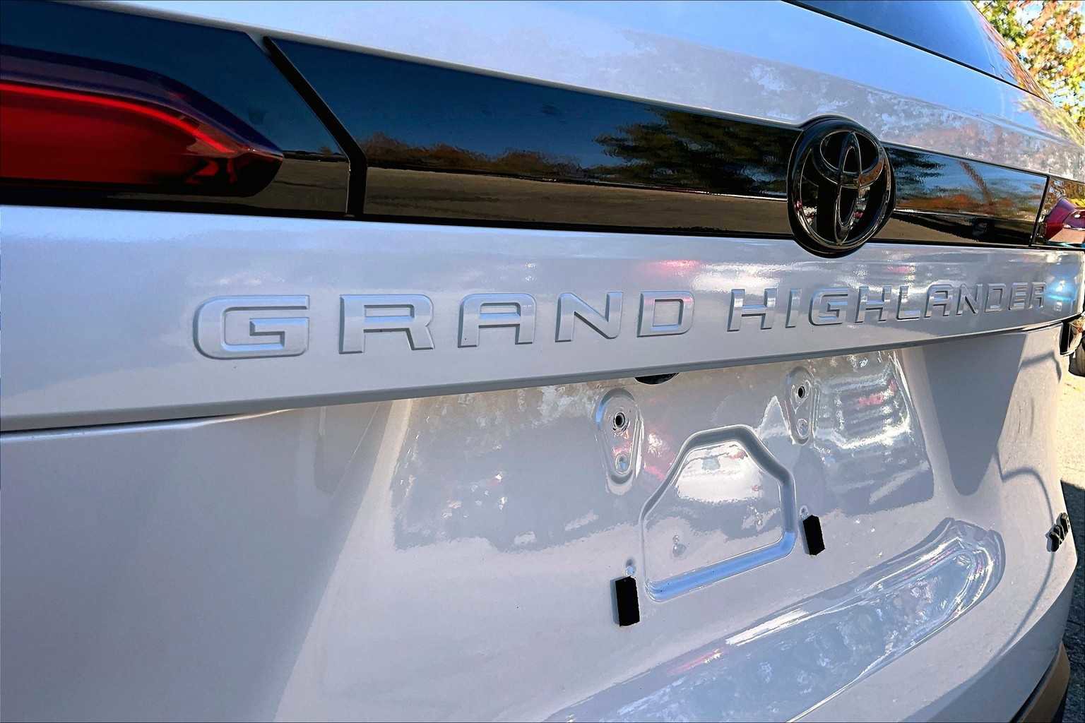 Used 2024 Toyota Grand Highlander XLE image 9