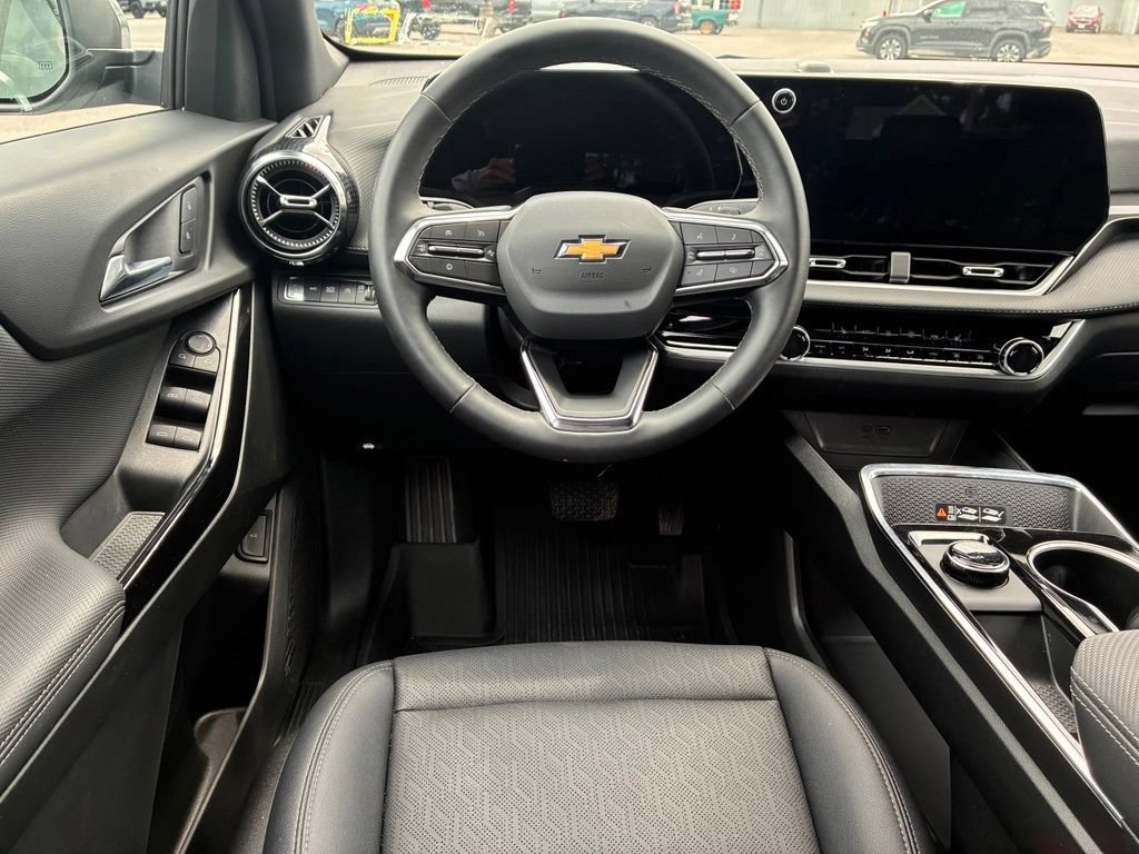 Used 2026 Chevrolet Equinox LT w/ Convenience Package II AWD/4WD image 12