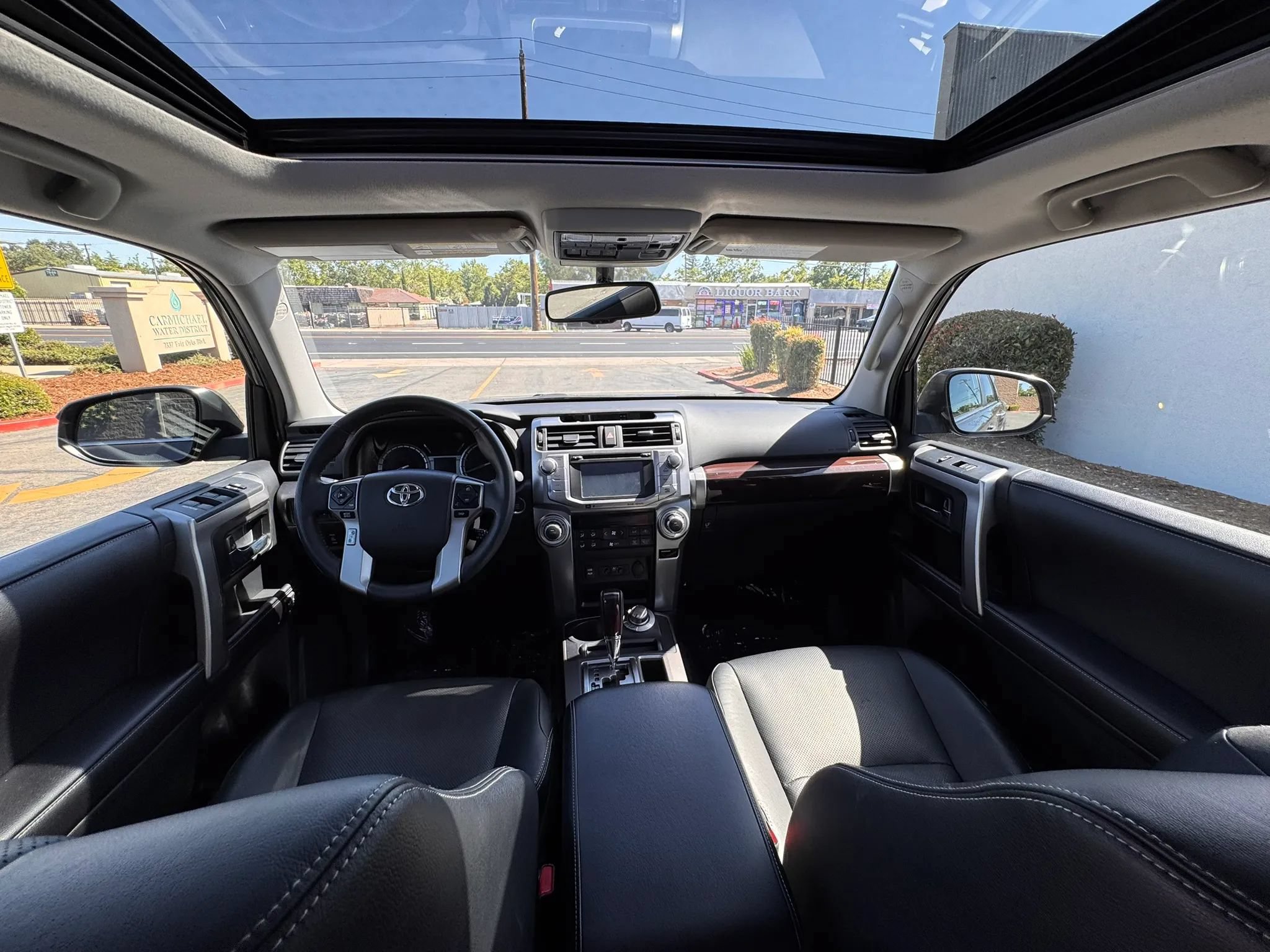 Used 2018 Toyota 4Runner Limited AWD/4WD image 18