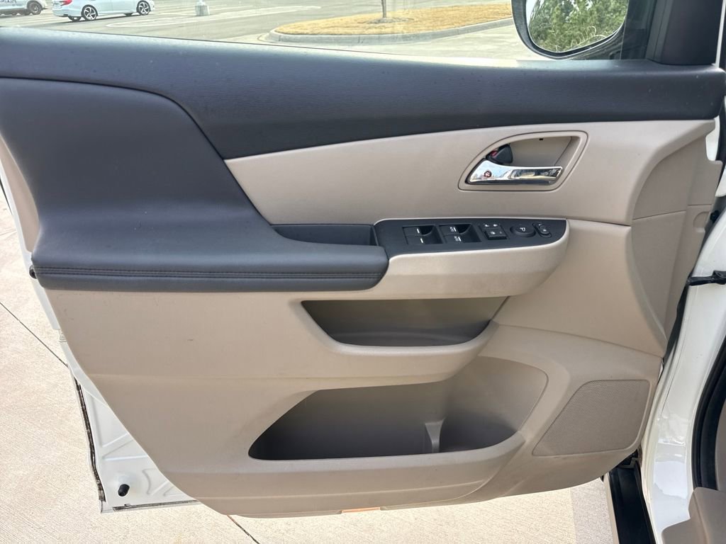 Used 2014 Honda Odyssey LX image 14