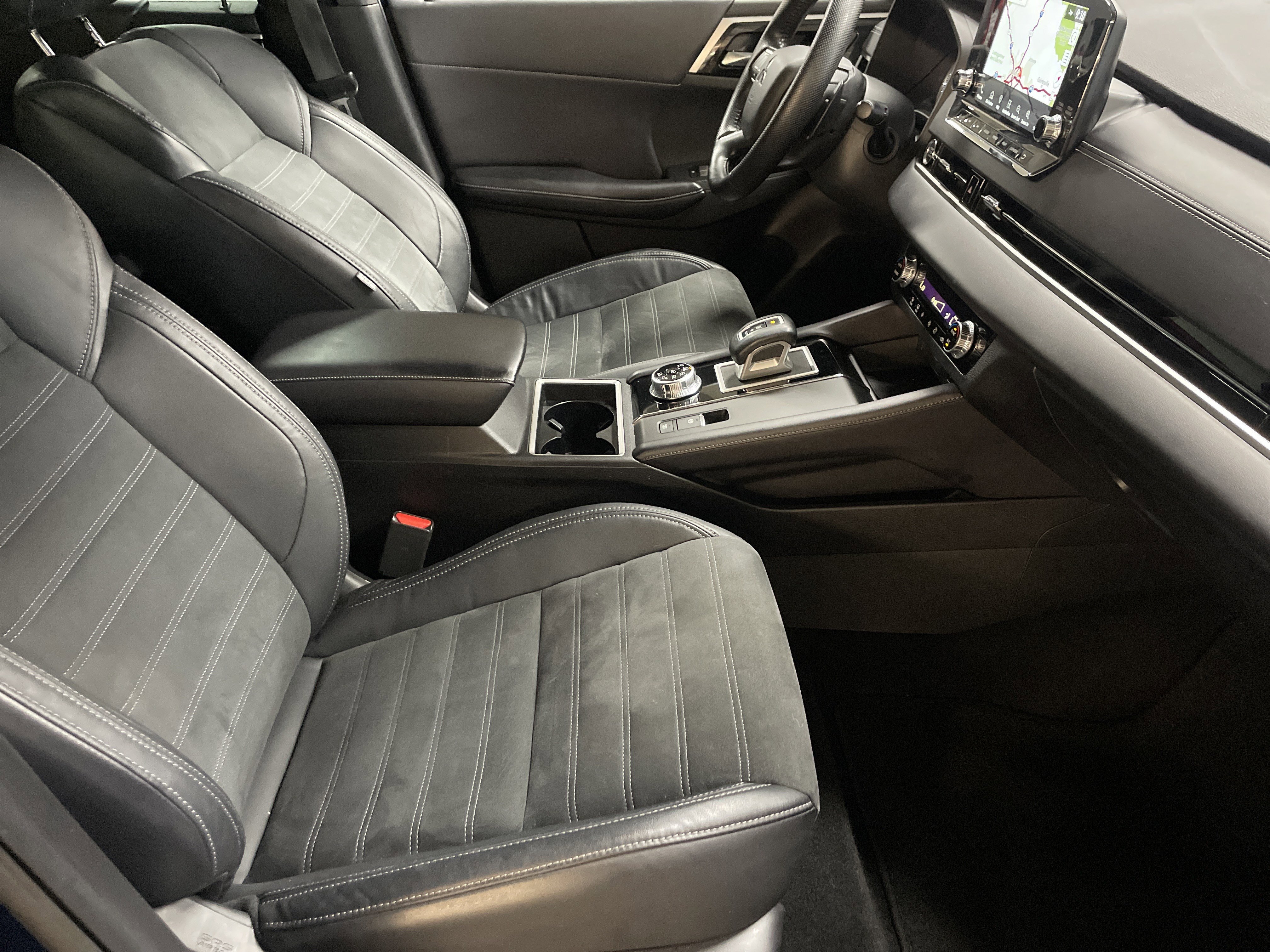 Used 2022 Mitsubishi Outlander SE image 35