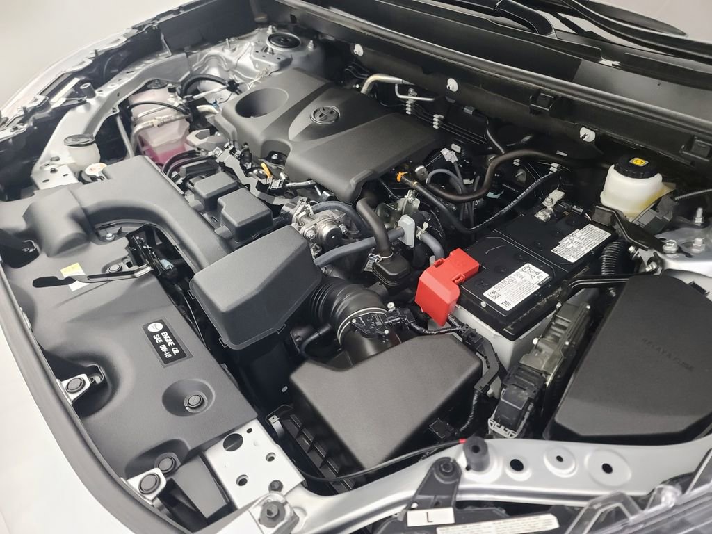 Used 2025 Toyota RAV4 XLE AWD/4WD image 39