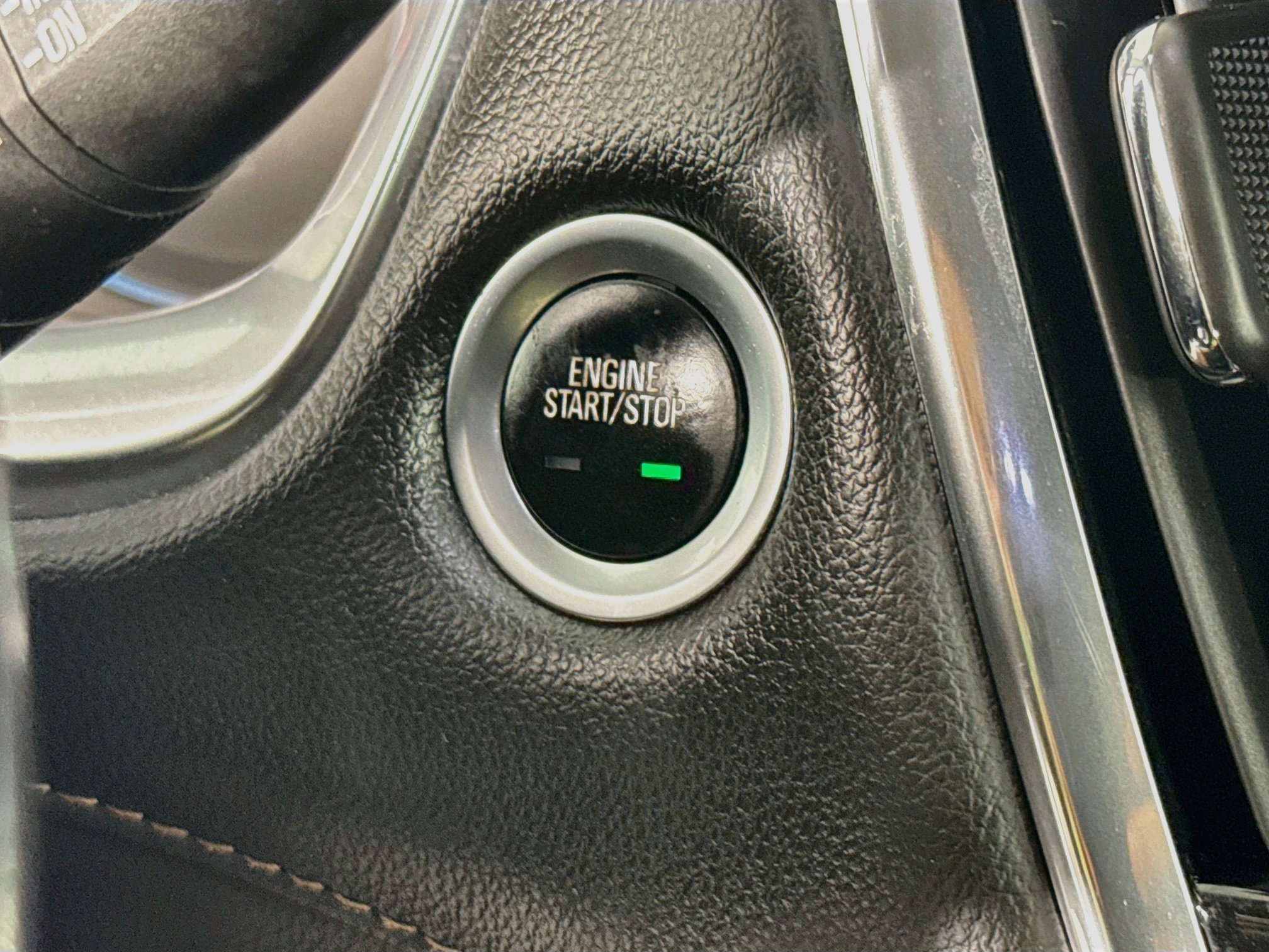 Used 2020 Chevrolet Traverse LT FWD image 19