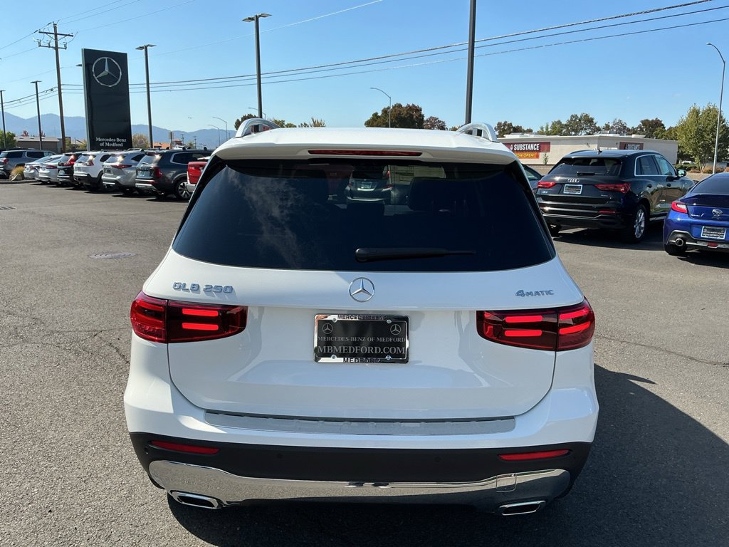 New 2026 Mercedes-Benz GLB 250 4MATIC image 9