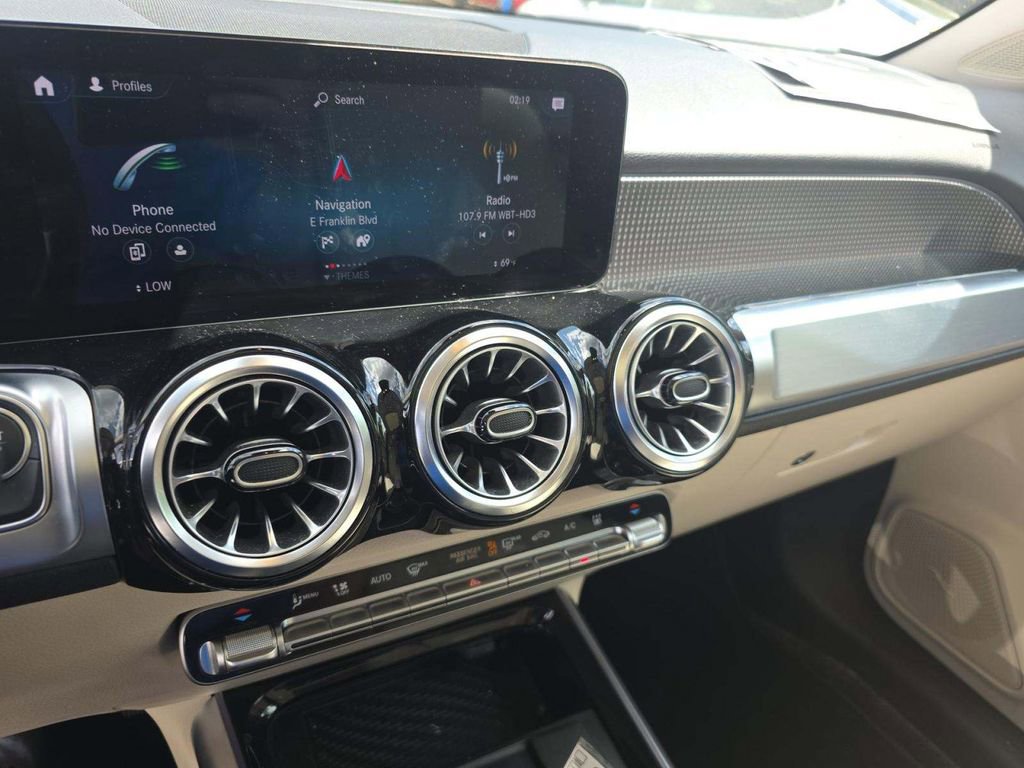 Used 2022 Mercedes-Benz EQB 300 4MATIC image 6
