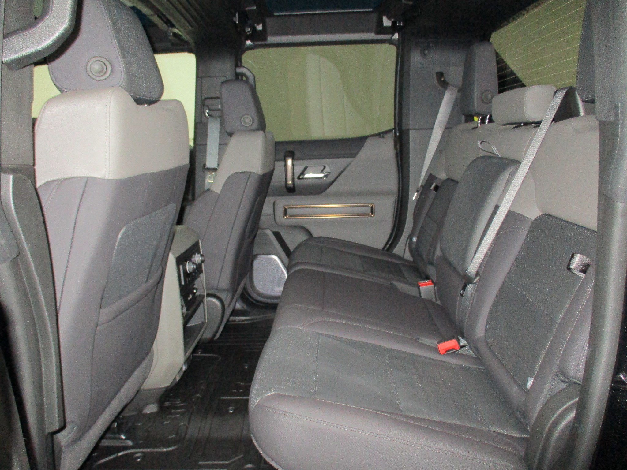 New 2025 GMC Hummer EV 3X w/ LPO, Dark Essentials Package image 31