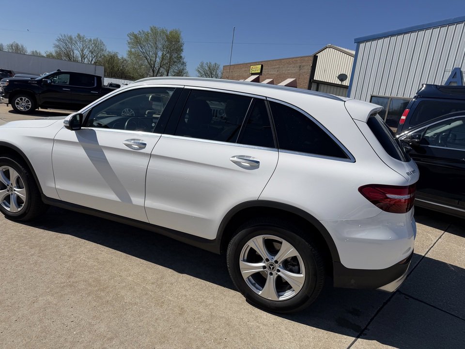 Used 2017 Mercedes-Benz GLC 300 4MATIC image 9