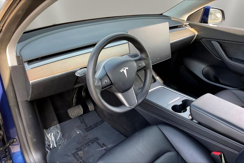 Used 2021 Tesla Model Y Long Range image 16