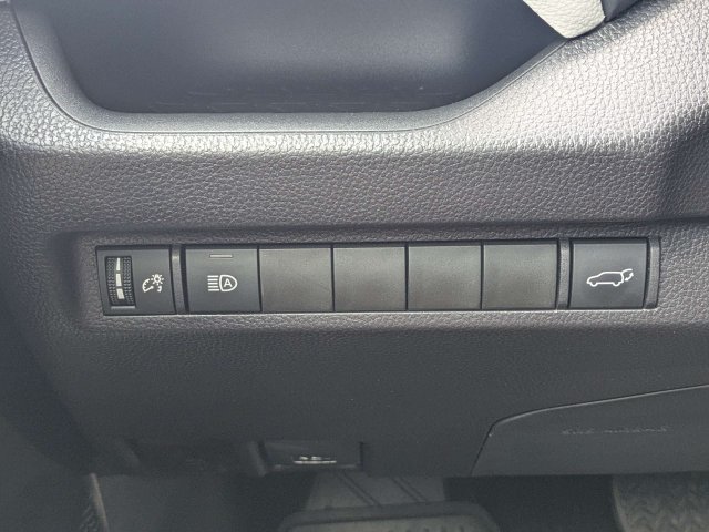 Used 2025 Toyota RAV4 XLE w/ Convenience Package FWD image 27