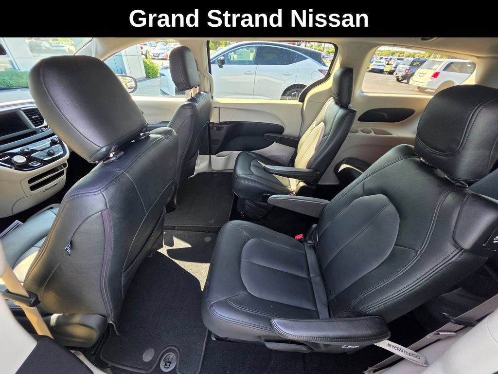 Used 2018 Chrysler Pacifica LX FWD image 13