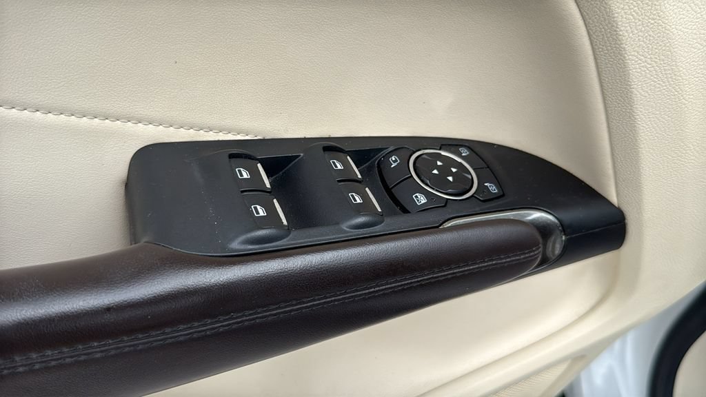 Used 2015 Lincoln MKC FWD w/ Equipment Group 102A Reserve image 21