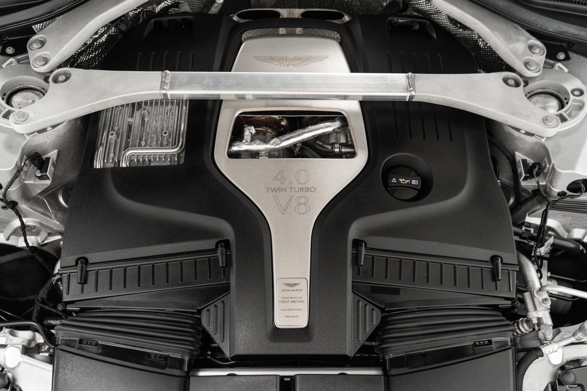 Used 2022 Aston Martin DBX image 12
