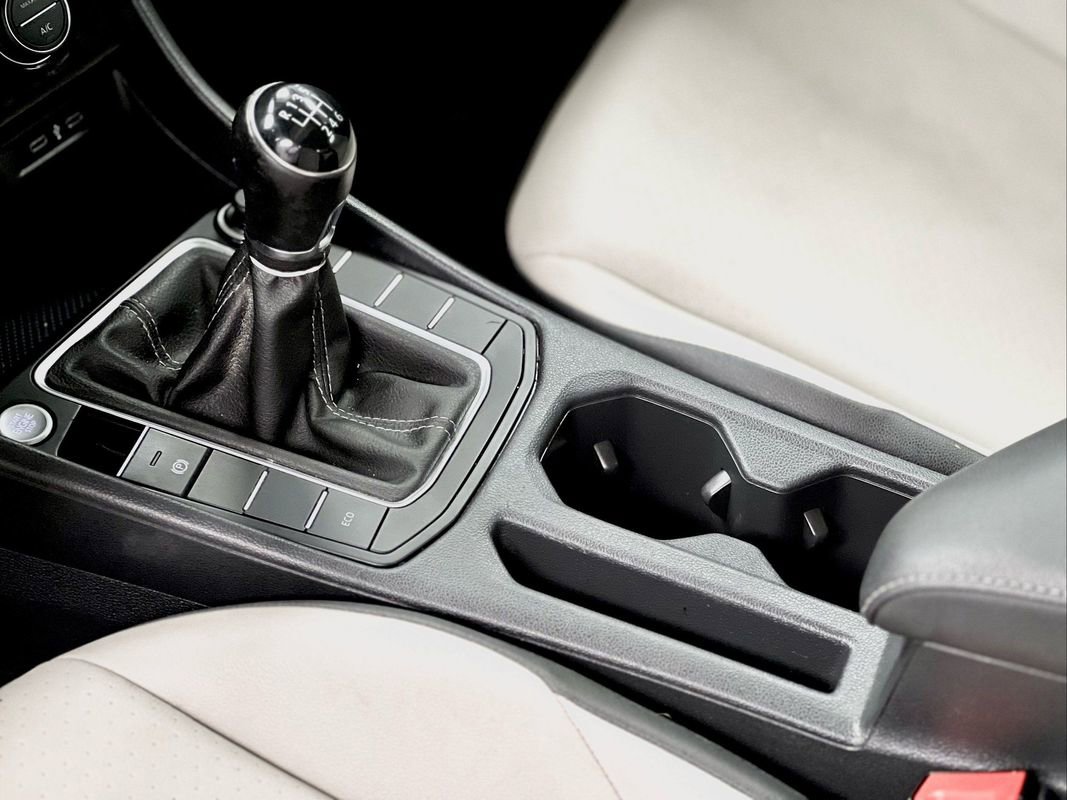 Used 2020 Volkswagen Jetta R-Line FWD image 28