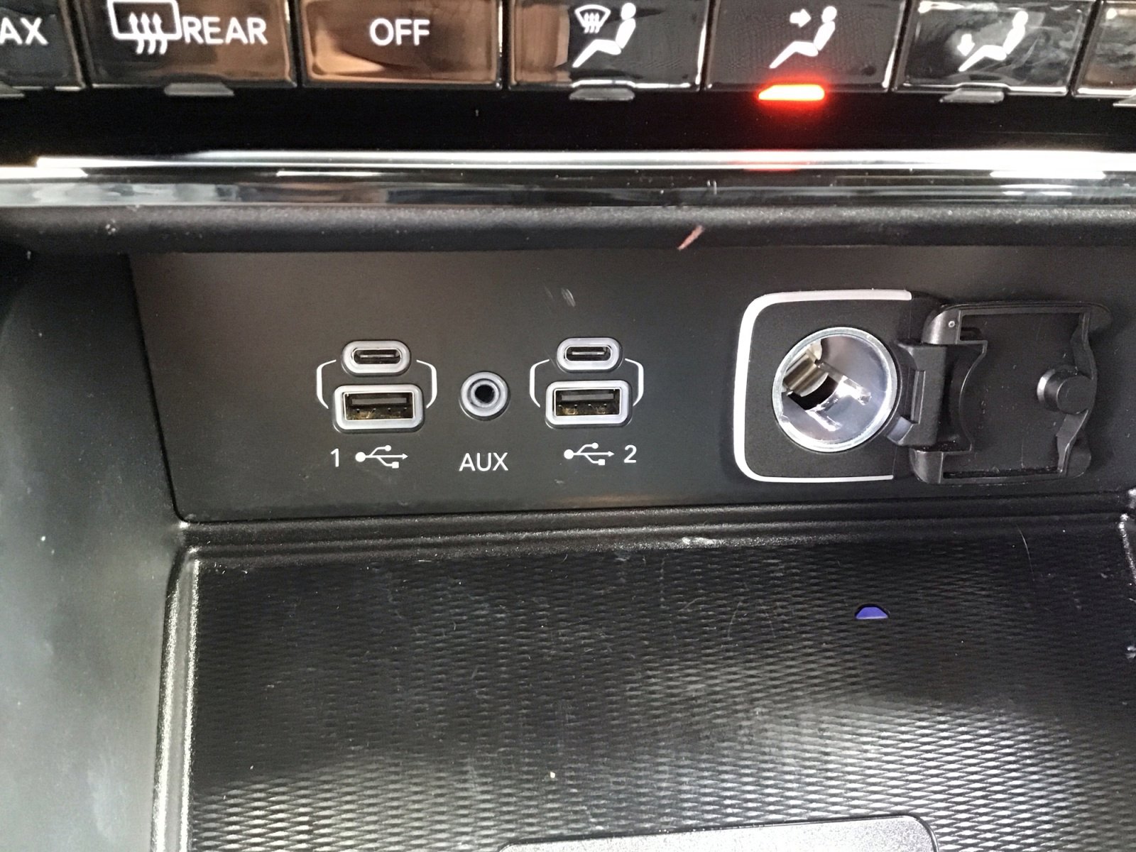 Used 2025 Jeep Grand Cherokee L Laredo RWD image 20