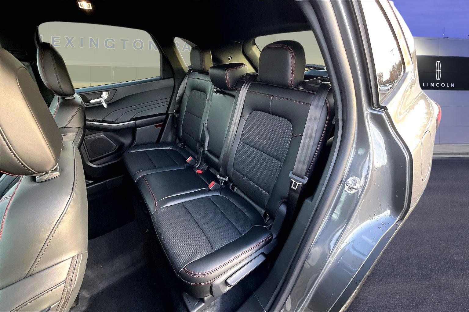 New 2026 Ford Escape ST-Line w/ Tech Pack #1 AWD/4WD image 10