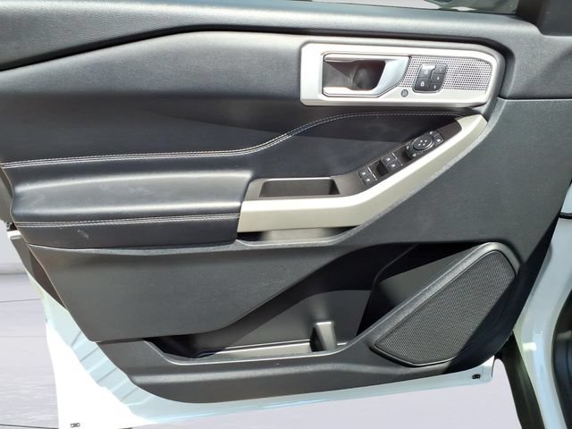 Used 2021 Ford Explorer Limited w/ Equipment Group 301A AWD/4WD image 12