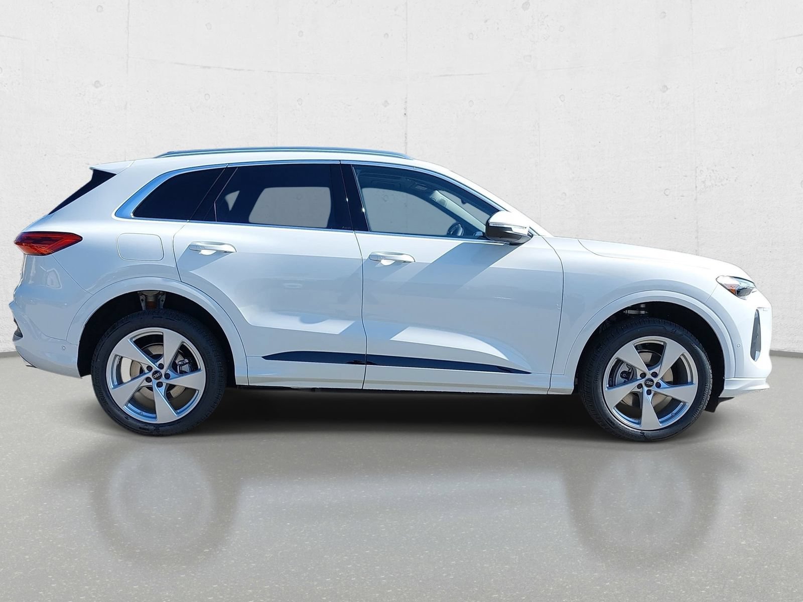 New 2026 Audi Q5 Premium Plus AWD/4WD image 4