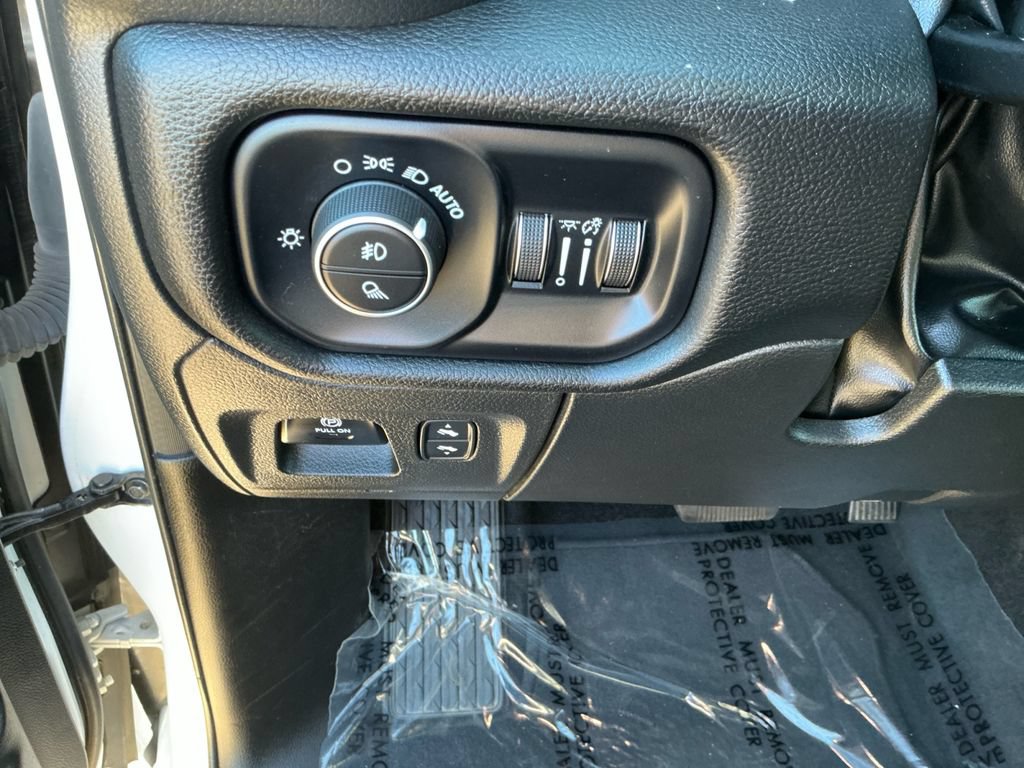 Used 2025 RAM 1500 Big Horn AWD/4WD image 18