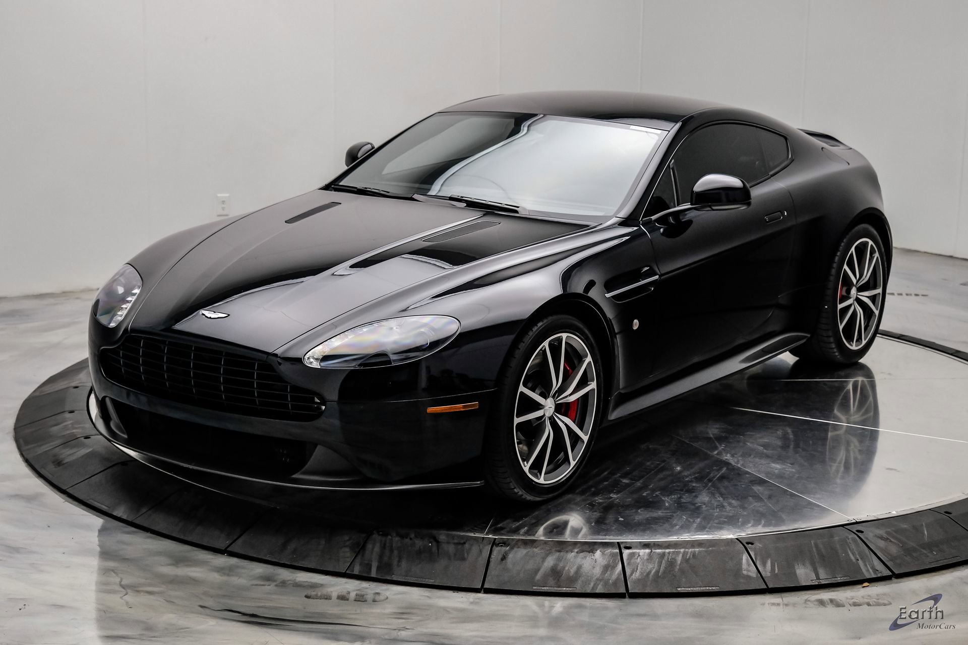 Used 2015 Aston Martin V8 Vantage GT RWD image 7