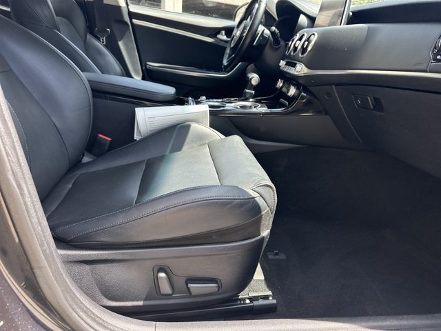 Used 2019 Kia Stinger Premium RWD image 16