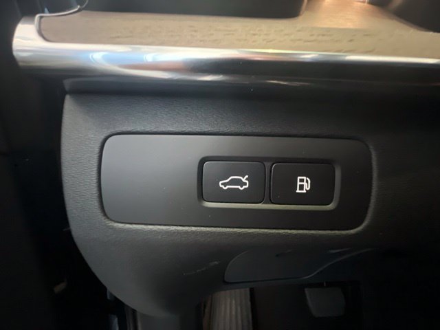 New 2026 Volvo XC90 T8 Plus w/ Protection Package AWD/4WD image 19