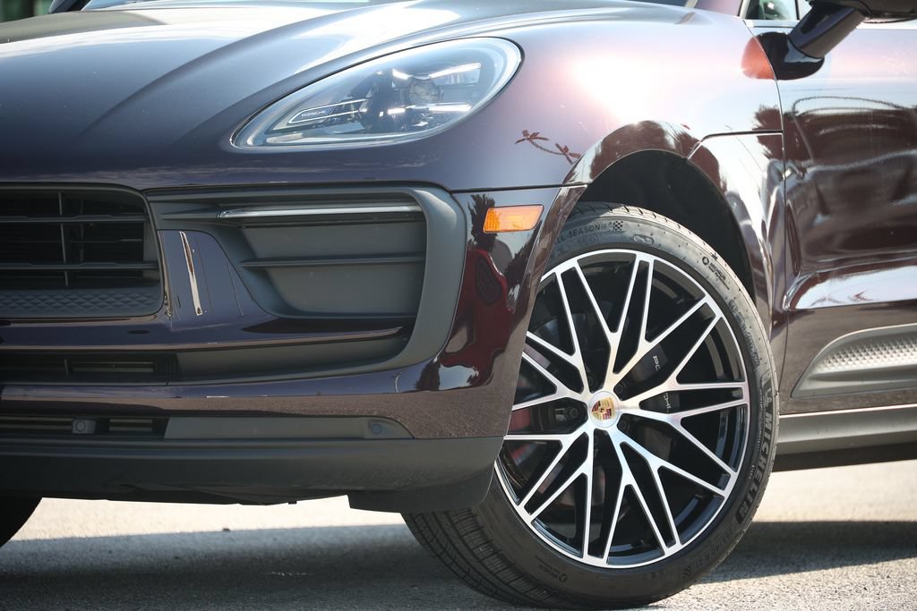 Certified 2026 Porsche Macan AWD/4WD image 8