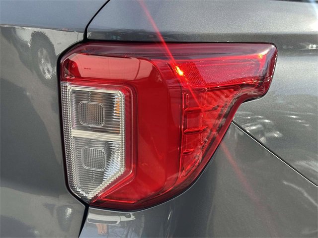 Used 2021 Ford Explorer XLT w/ Equipment Group 202A image 10