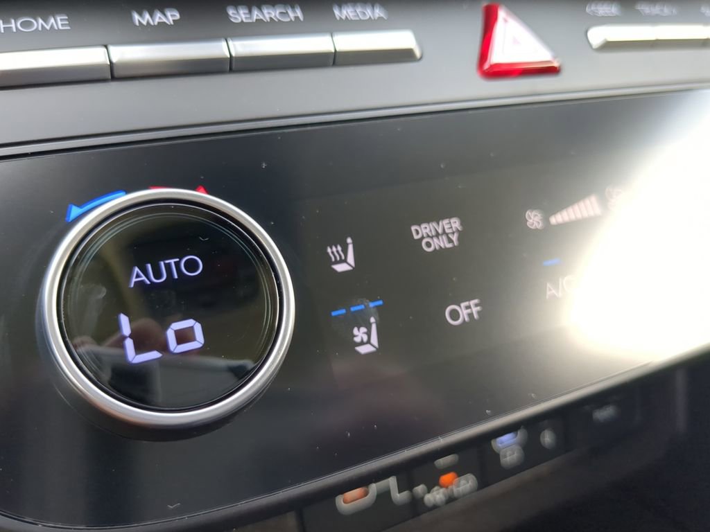 New 2025 Hyundai Sonata Limited image 8