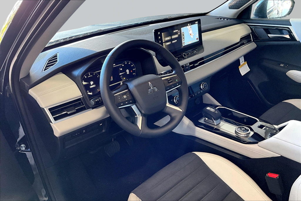 New 2026 Mitsubishi Outlander SE FWD image 6