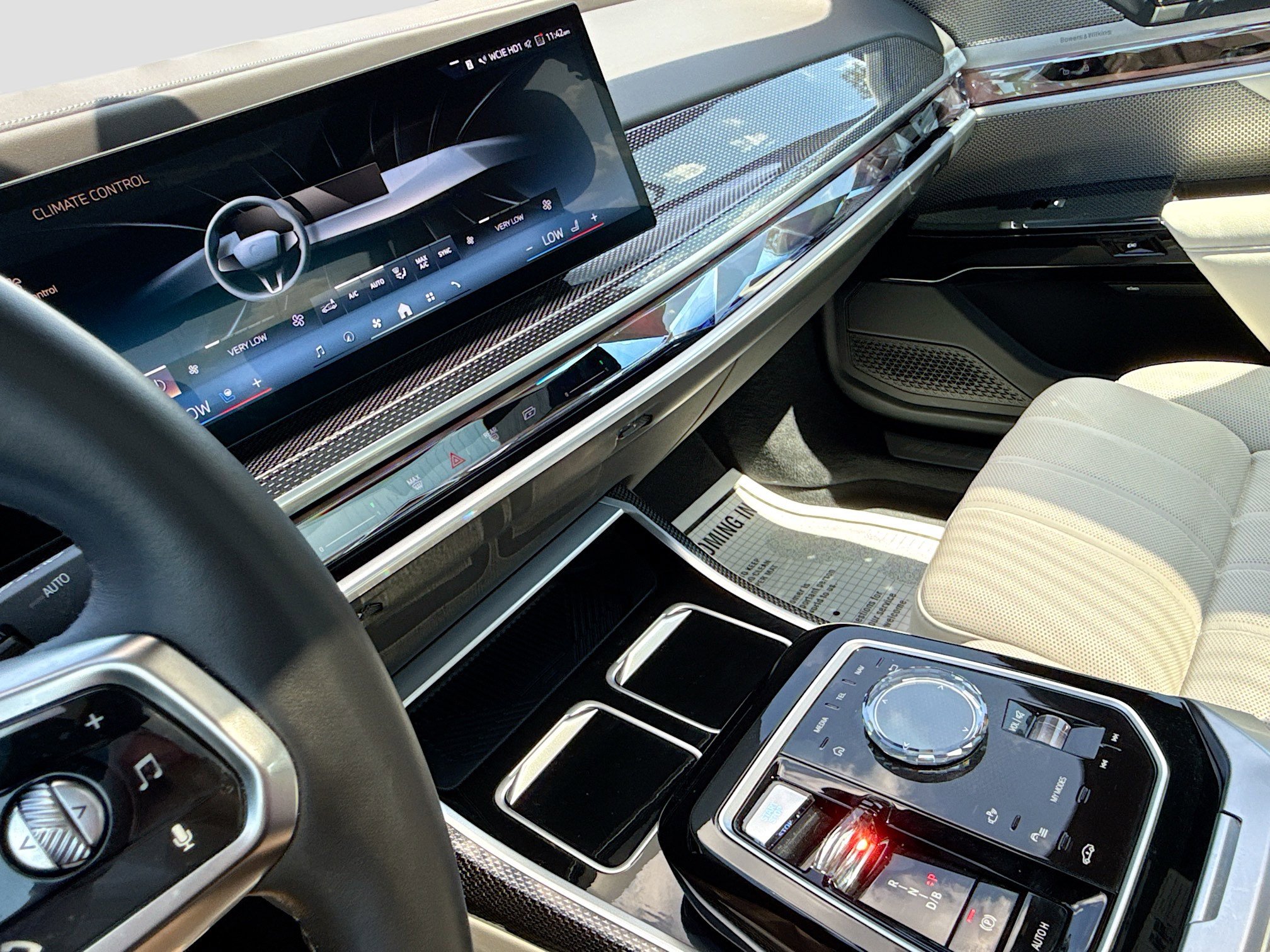 Used 2023 BMW i7 xDrive60 image 26