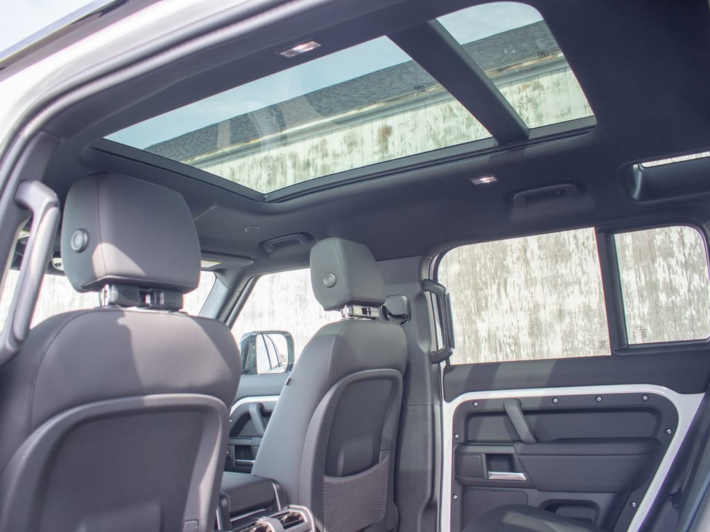 New 2026 Land Rover Defender 110 X-Dynamic SE image 22