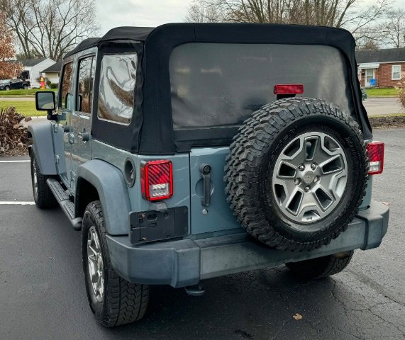 Used 2015 Jeep Wrangler Unlimited Rubicon w/ Connectivity Group image 21