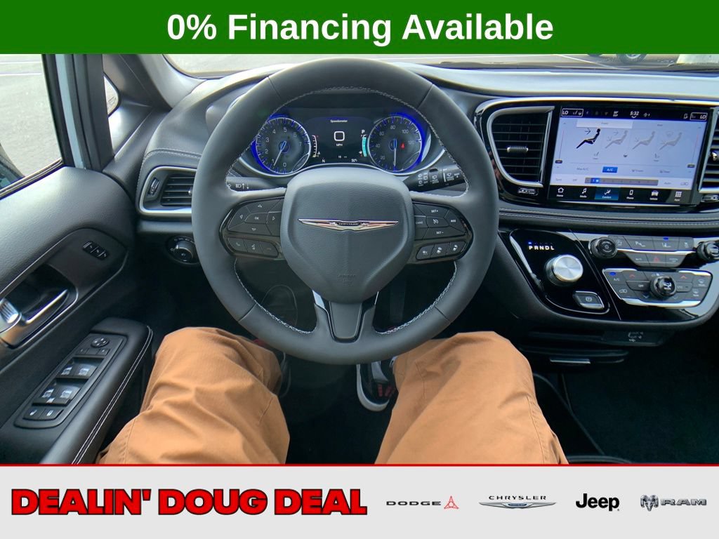 New 2026 Chrysler Pacifica Select w/ S Appearance Package AWD/4WD image 13
