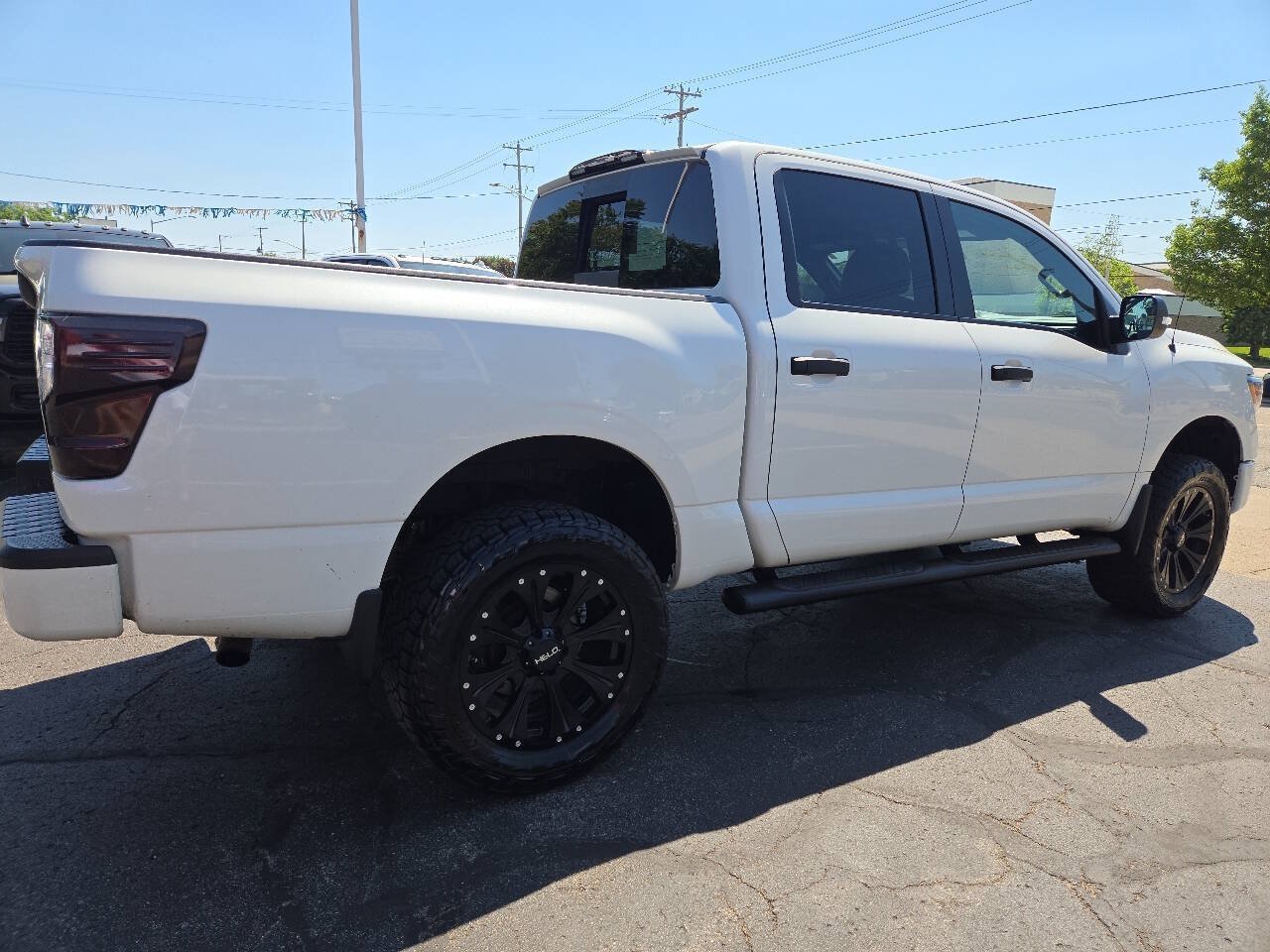 Used 2018 Nissan Titan SL w/ Midnight Edition AWD/4WD image 6