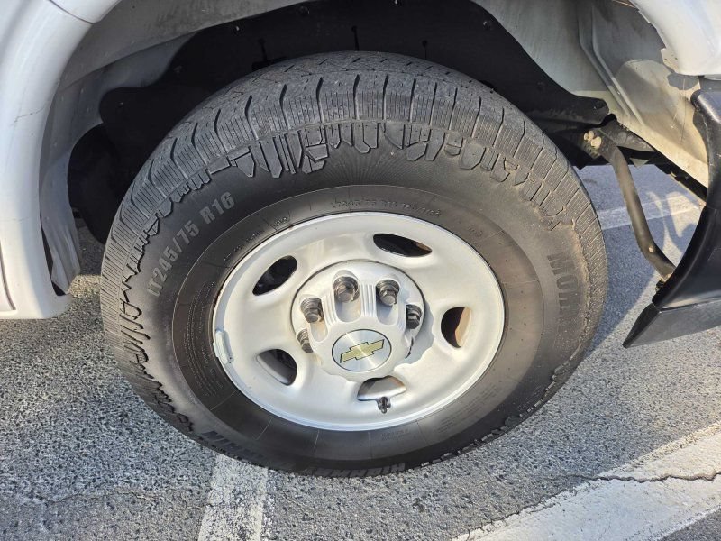 Used 2024 Chevrolet Express 3500 LS RWD image 18