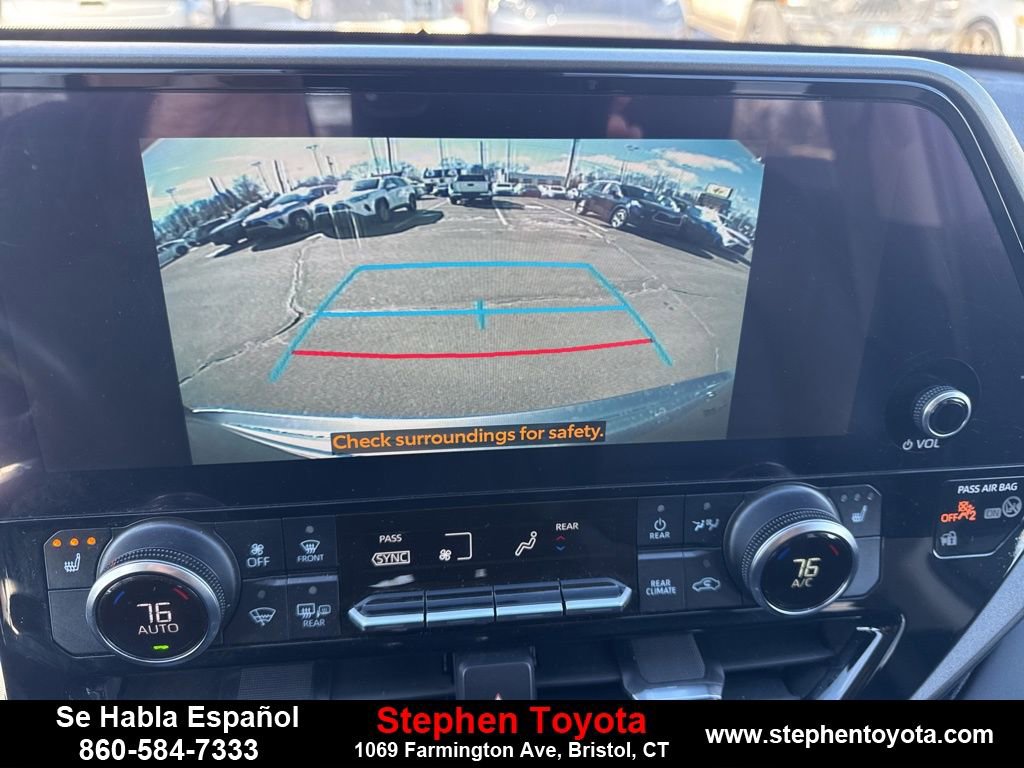 Used 2023 Toyota Highlander XLE AWD/4WD image 22